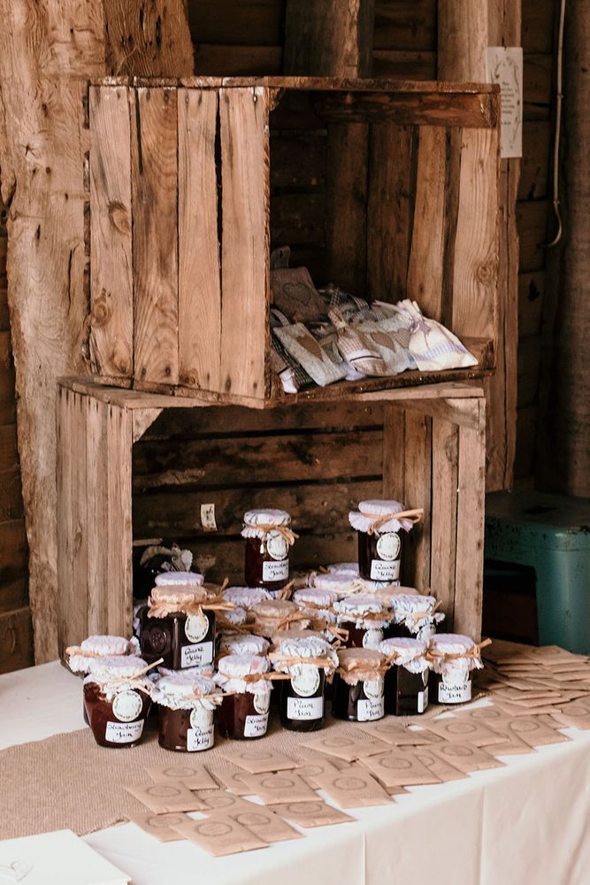 Jars of jam for the wedding favours 